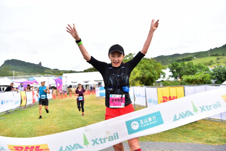 22公里越野跑女子組冠軍則由王竹賢以02_37_32奪下，她表示賽道設計的很棒。大會提供