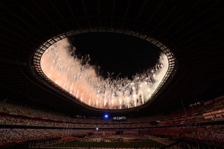 東京奧運閉幕典禮煙火。李天助攝