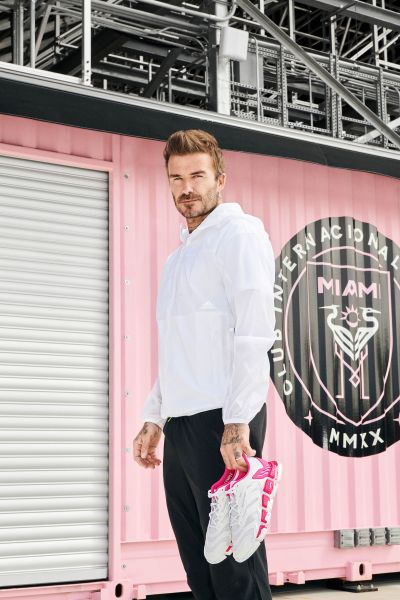 adidas CLIMACOOL VENTO X Beckham以透氣科技面料打造，將隊徽的黑、白、粉色彩融入鞋面設計中，展現David Beckham獨到的時尚風範。官方提供