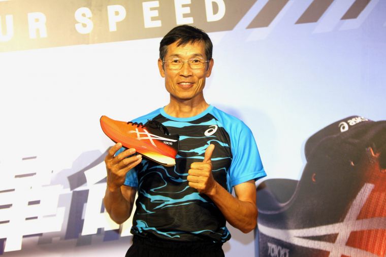 男子10000公尺和馬拉松全國紀錄保持人許績勝說，亞瑟士METASPEED是一雙為跑者量身打造的鞋款。林嘉欣／攝影。