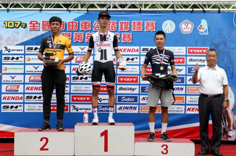 杜志濠在U23男子組個人計時賽封王。中華民國自由車協會／提供。