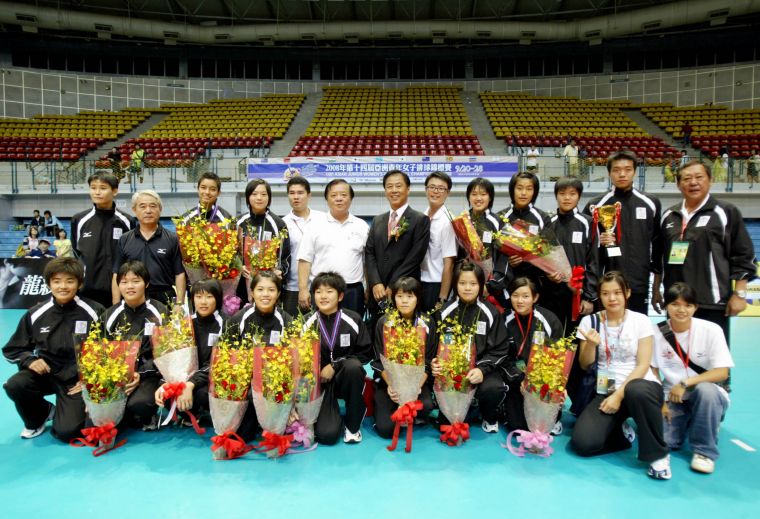 2008亞青女排賽，中華隊奪得史上最佳名次亞軍。林嘉欣／攝影。