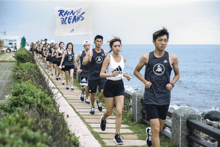 adidas號召所有支持環保行動的熱血跑者，於6月8日至6月16日期間「為海開跑」。