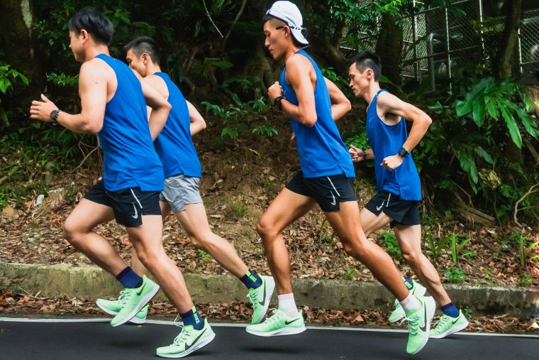 Nike Air Zoom Pegasus 36跑鞋能幫助跑者在跑動中體驗到出色的能量回饋和緩震效果。Nike提供