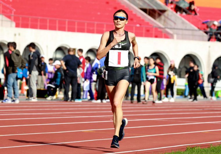 謝千鶴在女子5000公尺16:10.20打破高懸十年全國紀錄。資料照片林嘉欣／攝影。