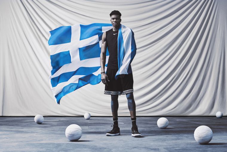 希臘字母哥Giannis Antetokounmpo也將推出專屬個人的球鞋和服飾。Nike提供