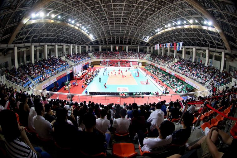 亞洲盃男排賽季軍戰吸引4500名觀眾，惜未重現亞俱男排賽爆滿畫面。林嘉欣／攝影。