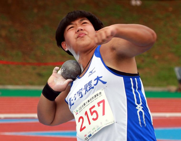 郭姵妤並打破賴俐君保持七年的女子鉛球全國U20紀錄15.31。資料照片林嘉欣／攝影。