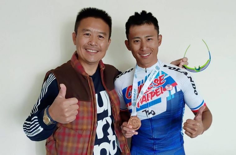 馮俊凱為台灣奪下近20年來首面男菁組公路賽獎牌。中華民國自由車協會提供