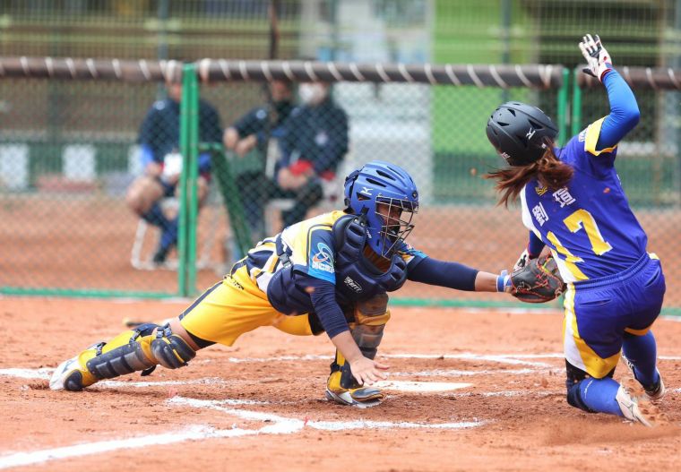 臺灣企業女子壘球聯賽在臺中開賽。中華民國畾球協會提供