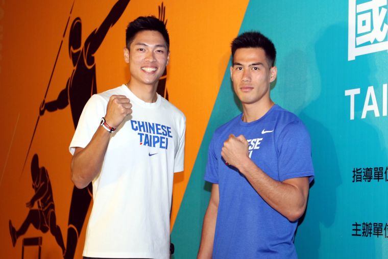 陳傑(左)和楊俊瀚大聲疾呼：「請支持及維護選手參賽權益！」資料照片林嘉欣／攝影。