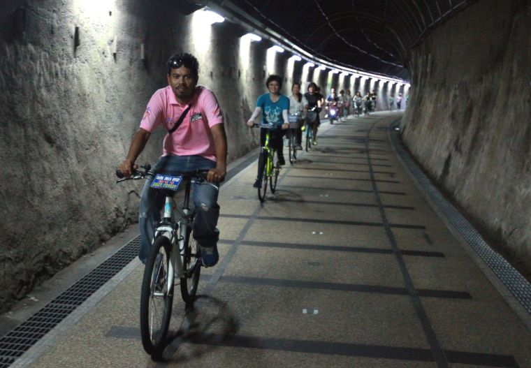 涼爽舒適的福隆舊草嶺隧道是很棒的騎乘路線。中華民國自行車騎士協會／提供。