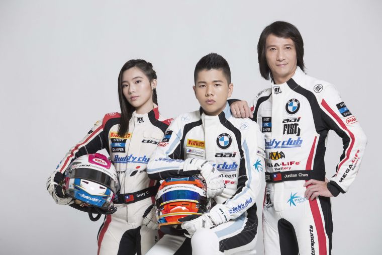 AAI車隊(右起)創辦人Jun San Chen、旗下車手Oscar Lee、Betty Chen  。STARFiSH PR 星予公關提供