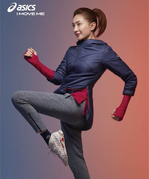 ASICS再度攜手大中華區品牌代言人江疏影 共同演繹全新鞋款HyperGEL-KAN及GEL-HEAT系列服裝。