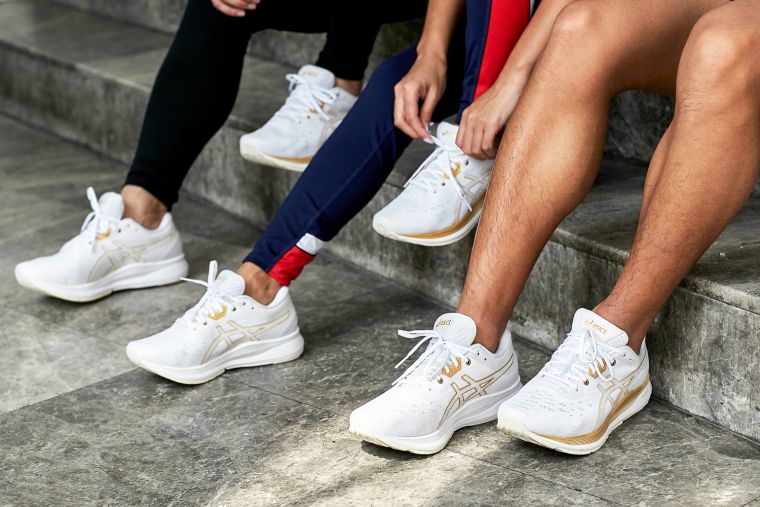 ASICS 省力跑鞋RIDE家族新成員 EVORIDE閃耀白金輕快上市。官方提供