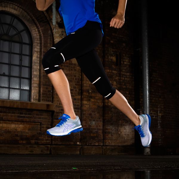 ASICS_Liteshow_具備透氣性良好的運動緊身褲,助力穿著者擁有更加自在的暢跑體驗。