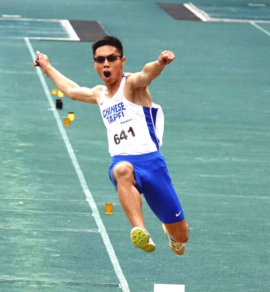 惠文高中何奎霖勇奪亞青少田徑賽男子跳遠銀牌。田徑協會／提供。