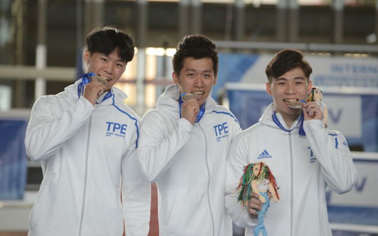 中華男子體操隊喜獲團體賽銀牌。蘇賢恩／攝