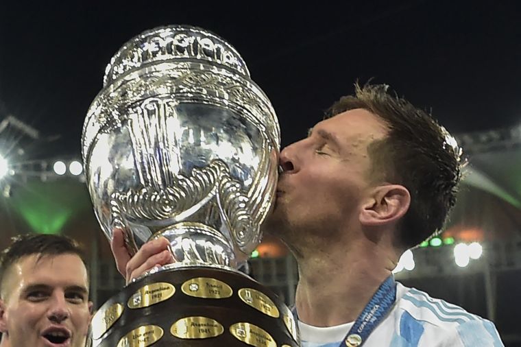 梅西終於率阿根廷奪下冠軍盃。摘自官方推特