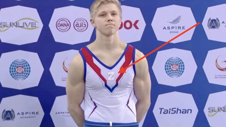 俄羅斯體操選手·庫利亞克(Ivan Kuliak)在頒獎台上大秀「Z」標幟。資料照片