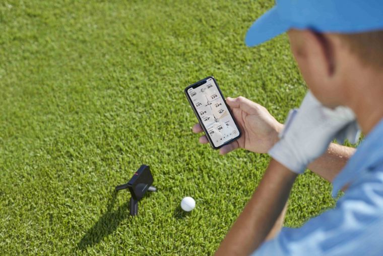 Garmin「Approach R10雷達高爾夫訓練儀」精準量化揮桿表現，使用者可下載Garmin Golf App連線配對，即時顯示多項擊球數據。官方提供