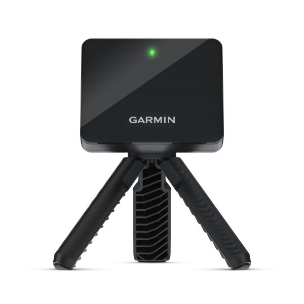 Garmin「Approach R10雷達高爾夫訓練儀」輕巧、便利尺寸方便隨身攜帶，不論在家中或練習場，皆可有效提升高球技巧，建議售價NT$18,990。官方提供