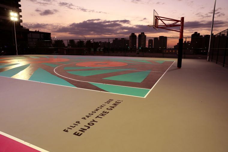 美輪美煥的國際藝術籃球場Art Basketball Court By Filip Pagowski。宏泰人壽提供