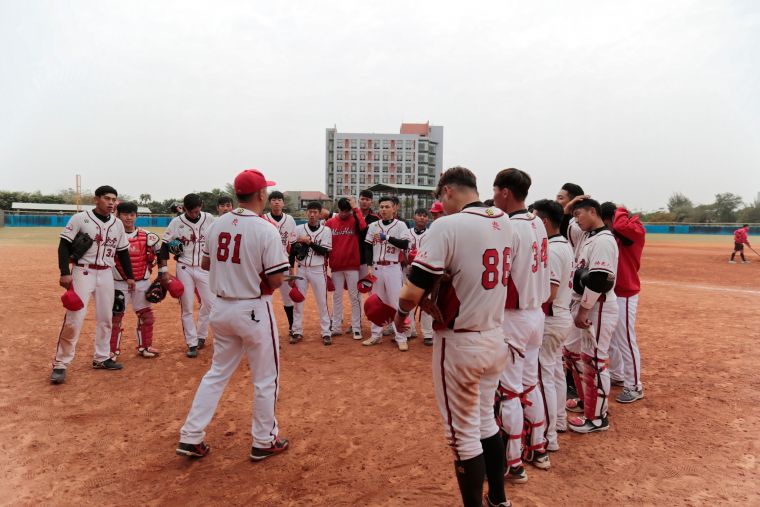 108學年大專棒球聯賽南華大學拿下預賽首勝。大會提供