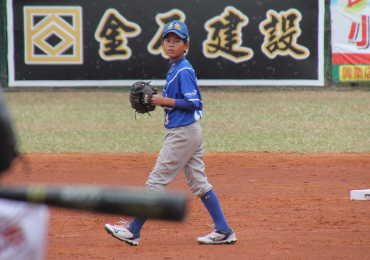台南善化唯一的6年級球員顏宏諭。