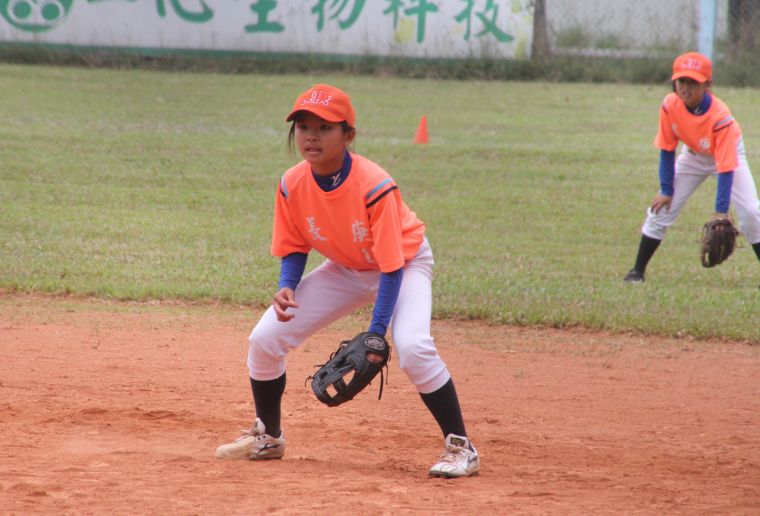 長庚女將平時與棒球隊一同訓練、比賽。