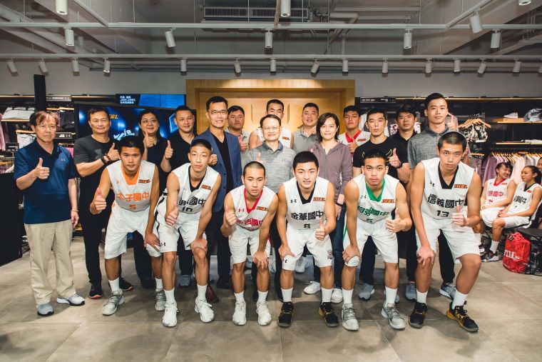 JHBL男子八強選手分享奪取獎項的意志，用青春血淚譜出榮譽的籃球夢想篇章！