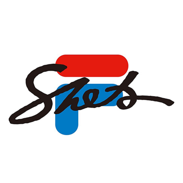 SHETA大膽翻玩經典的FILA 品牌標誌，插畫風的字體更是此波聯名設計的重點。