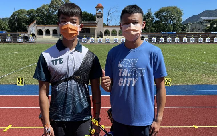 東京奧運射箭國手鄧宇成（左）和湯智鈞（右）。吳敏欣／攝