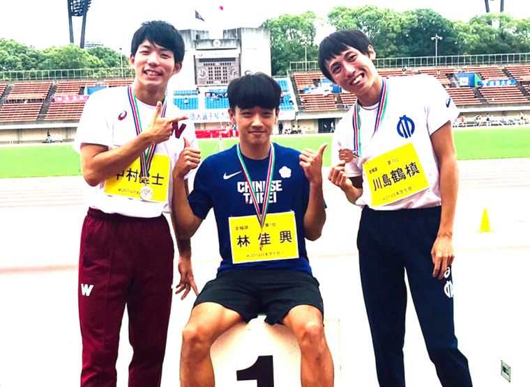 2019日本大學田徑公開賽，北市大林佳興(中)在男子跳遠奪金。陳九州／提供。
