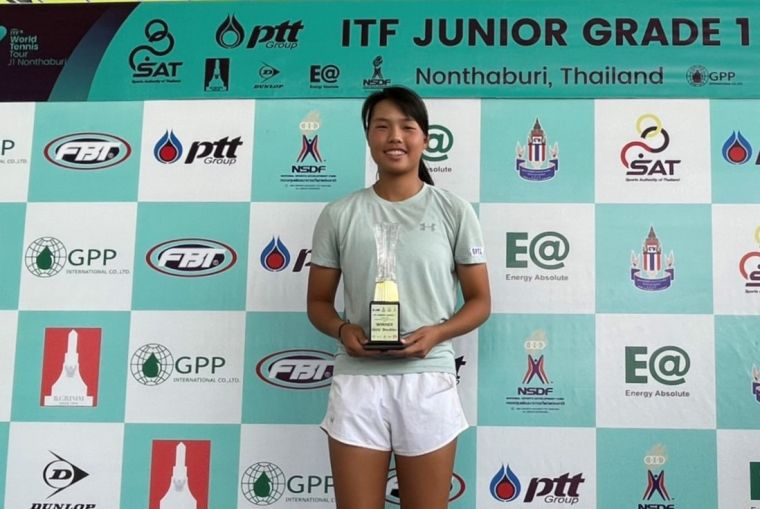 李羽芸在曼谷一級賽贏得青少年生涯第14座雙打冠軍。蔡怡甄提供