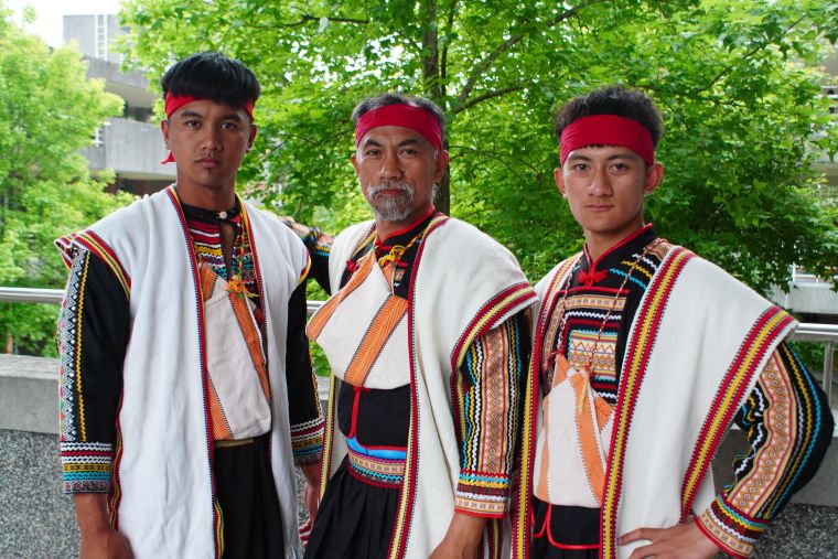 邱辰、邱爸、邱郡(左起)對於布農族文化的傳承富有使命感。陳孟葦攝