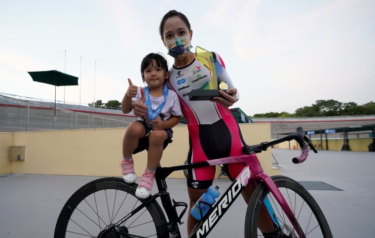 蕭美玉與2歲女兒很大方接受拍照。游智勝攝