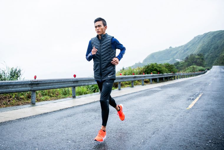 日本馬拉松王者大迫傑體驗瑞芳路跑聖地。Nike提供