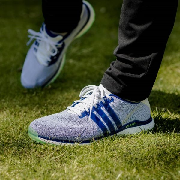 adidas Golf全新織面鞋款  防水與包覆性能再升級。官方提供