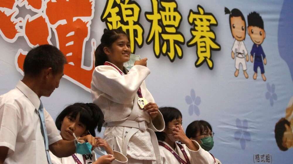 福誠高中柯妮兒奪得國中女子組第五級金牌。姚瑞宸攝