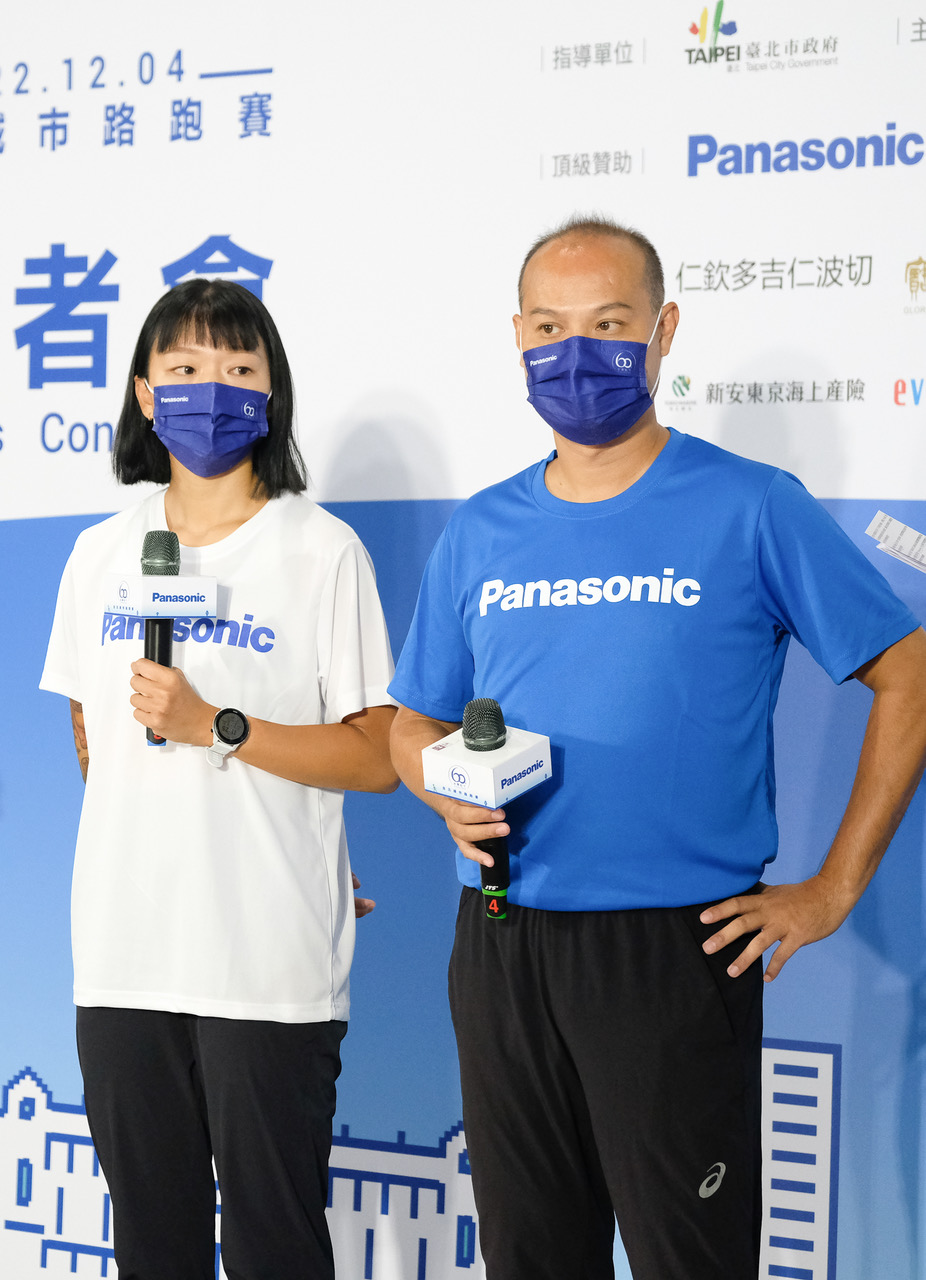 台北城市路跑連續第7年邀請跑步教練翁竹毅(右)指導訓練營和配速團，同時擔任城市跑步系列講堂講師希望能幫助不同等級的學員順利完賽。大會提供