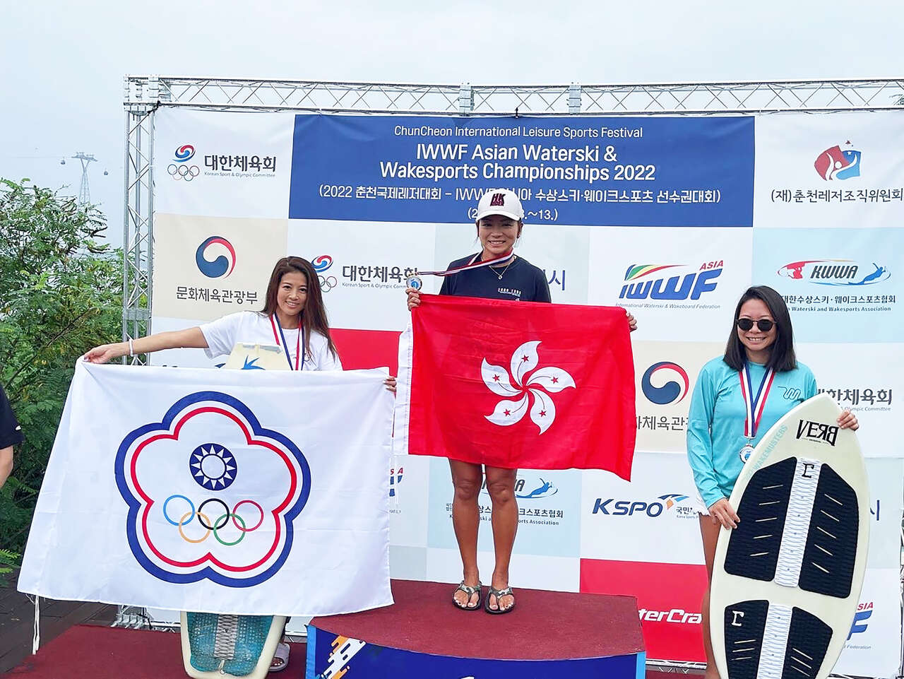 快艇衝浪女神Kimberly陳美彤榮獲2022韓國亞錦賽Masters Women Wakesurf項目銀牌。STARFiSH Agent星予經紀提供