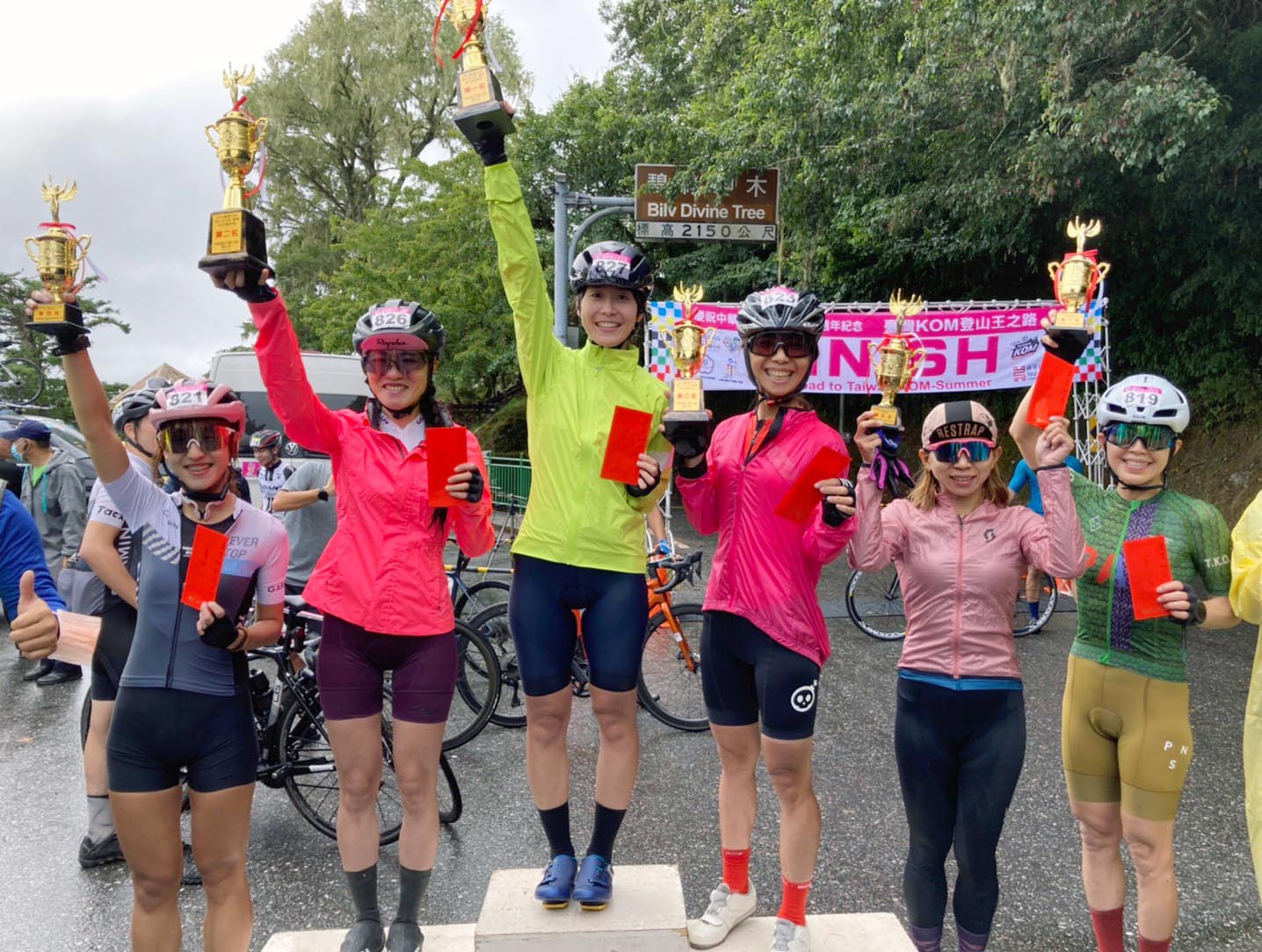 女子組總排名前六名。中華民國自行車騎士協會提供