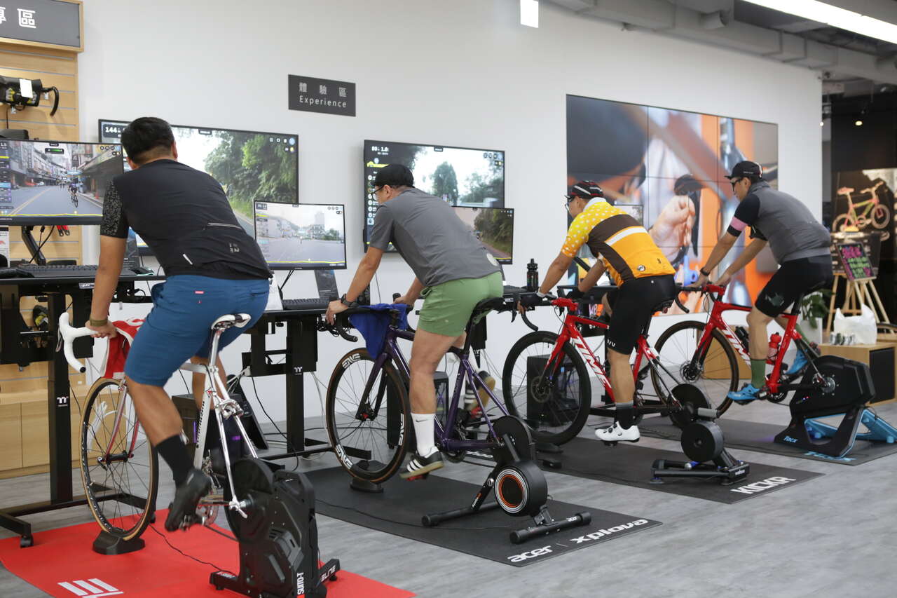 曜越單車電競爭霸戰將在曜越單車旗艦館（台北市內湖區瑞光路100號）開賽。官方提供
