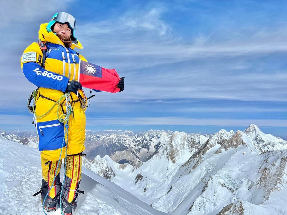 曾格爾迄今已完成12座，在攀登過程中也創下八項世界紀錄。摘自曾格爾臉書