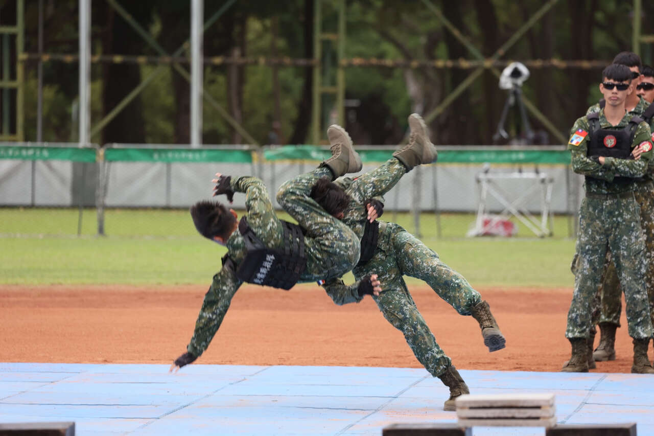 協會特別邀請到陸軍虎嘯戰技隊表演。大會提供