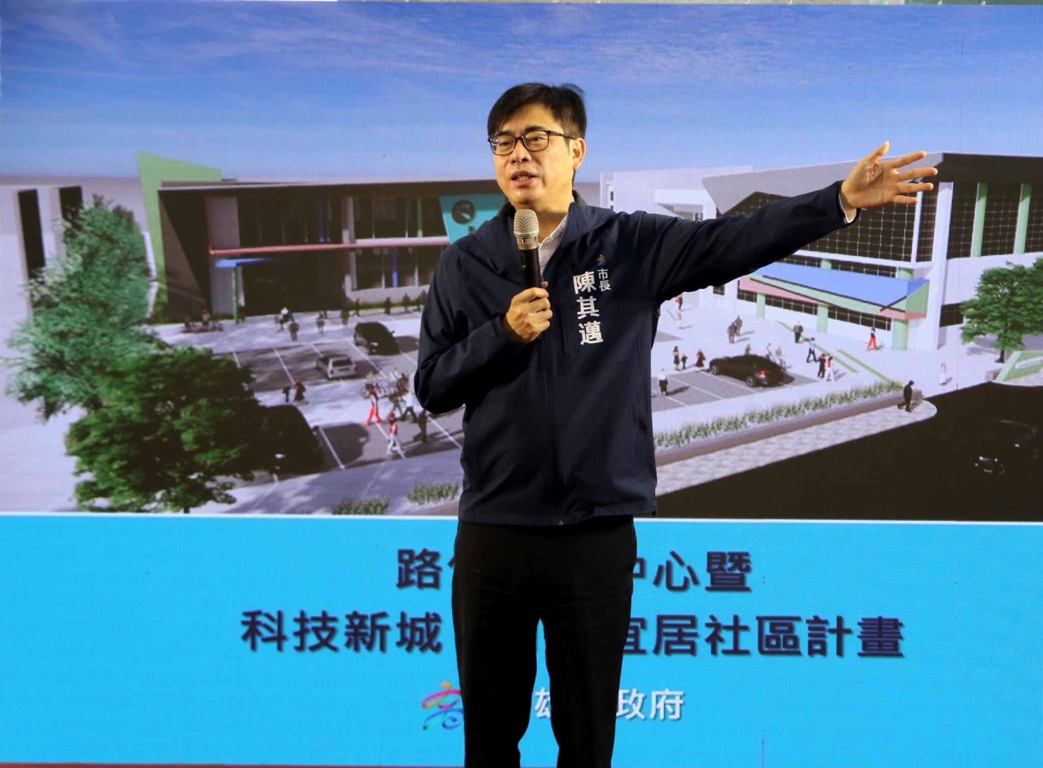 市長陳其邁強調，為促進北高雄區域整體發展，路竹高中設置運動中心，將提供居民優質平價的運動場域。高雄運發局提供