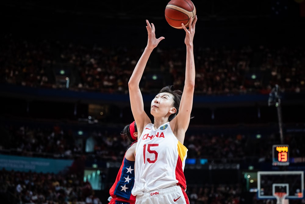 中國大陸中鋒韓旭獲選大會第一隊最佳五人。摘自FIBA官網