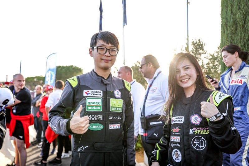 林君達（左）與沈育如（右）搭檔參加2022年FIA MSG汽車金卡納項目。摘自FIA MOTORSPORT GAMES官網