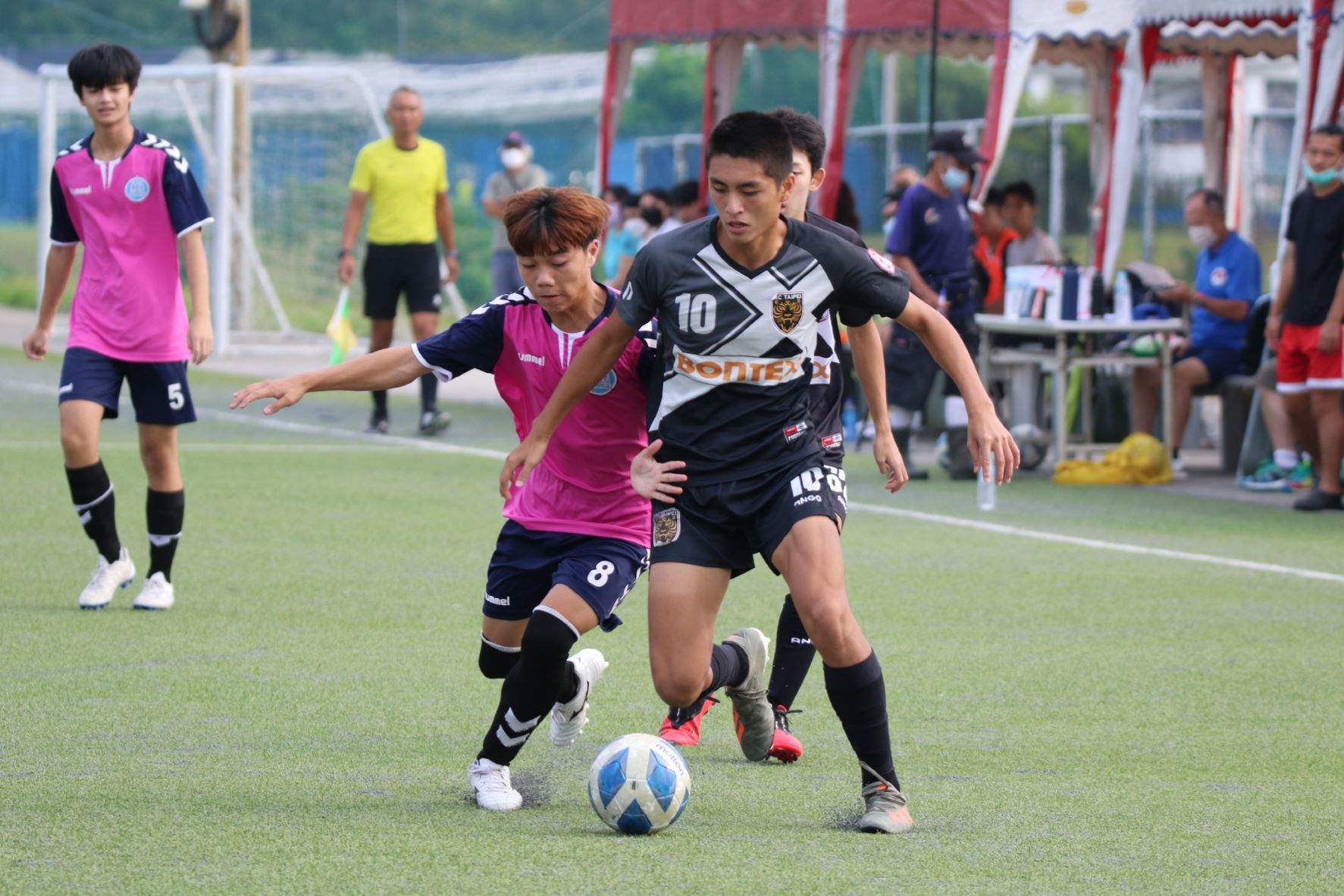 台北競技球員黃偉傑於青訓隊培訓並入選至第一隊參與甲級聯賽。官方提供